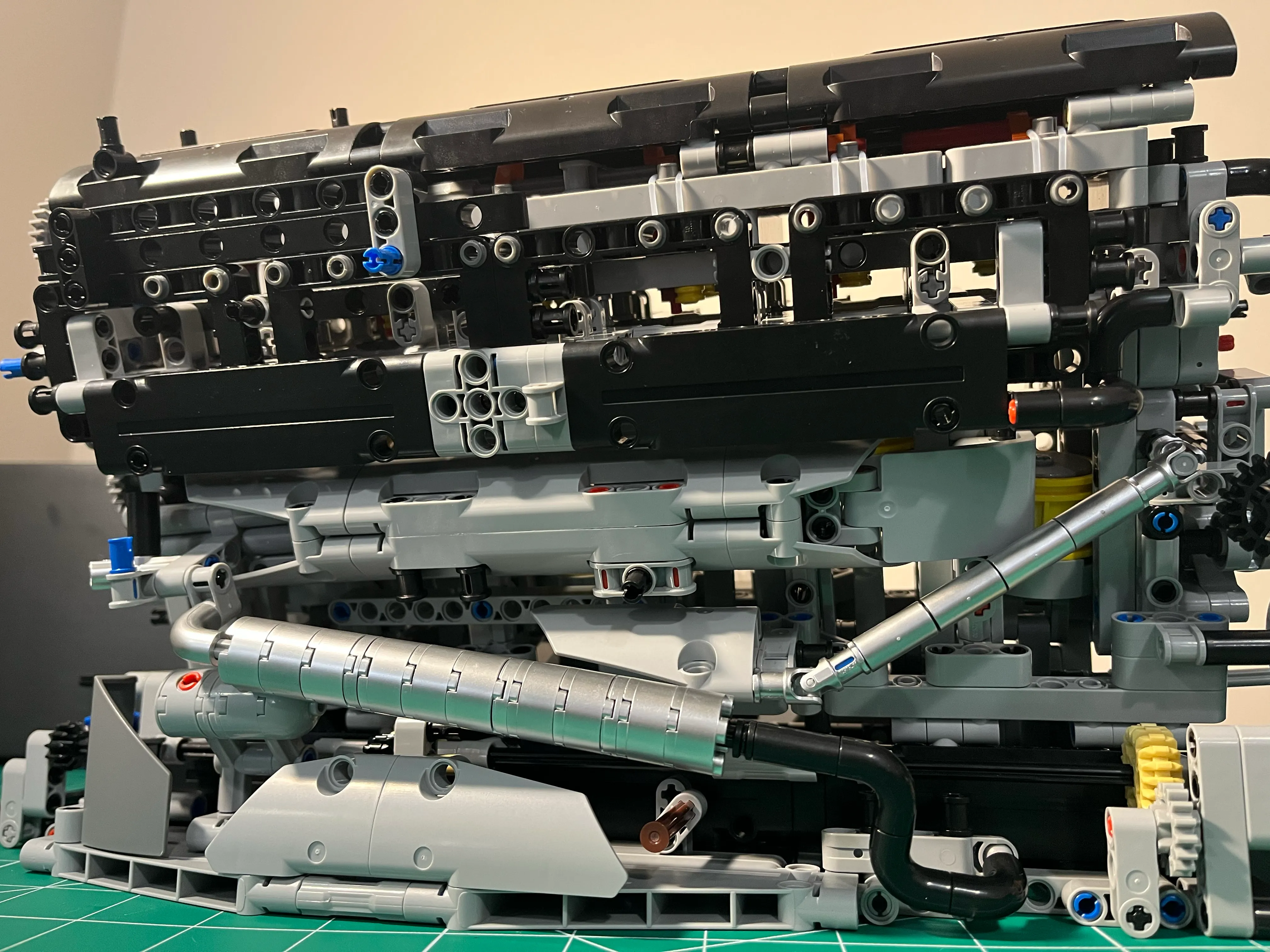 NifeliZ L6 Model Engine