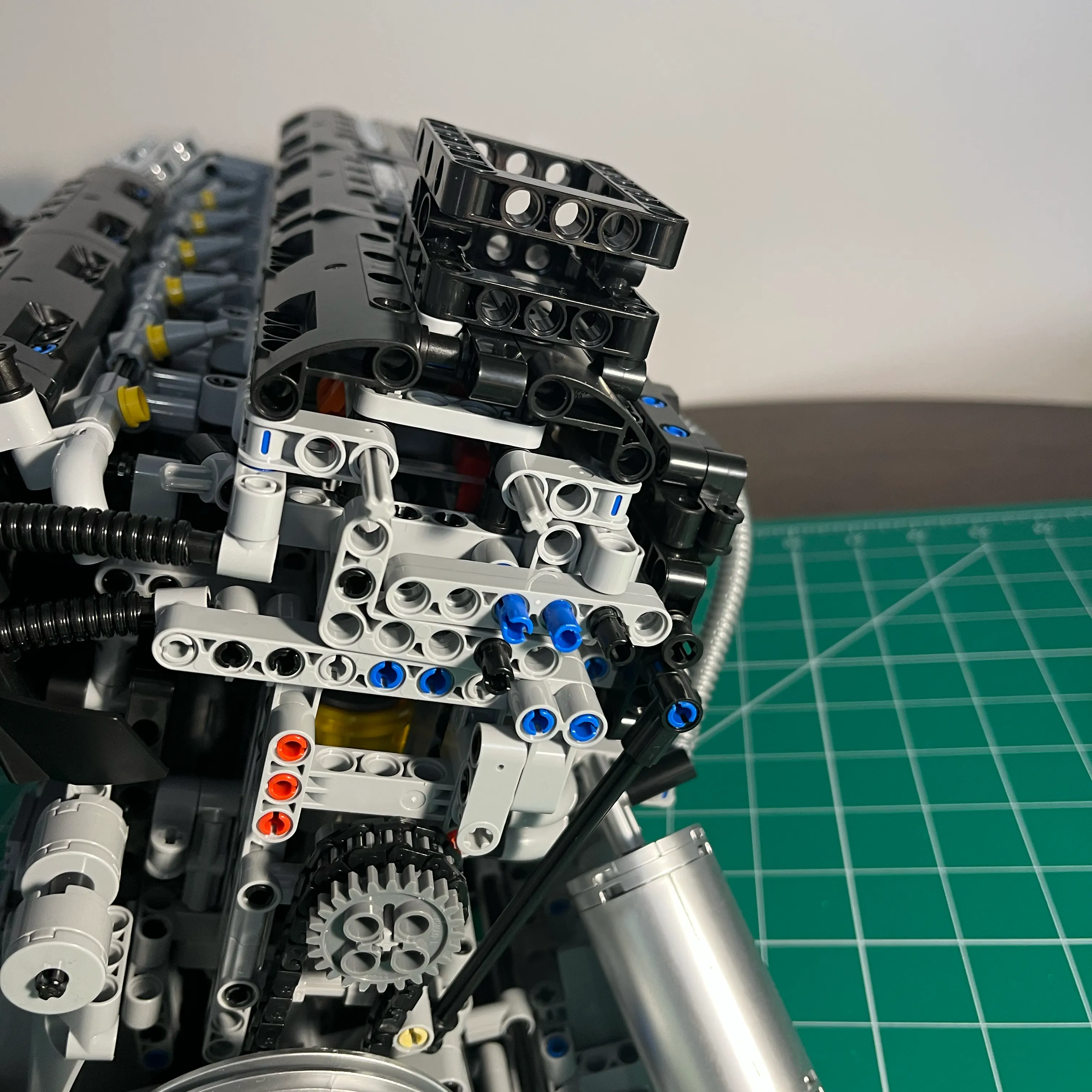 NifeliZ L6 Model Engine