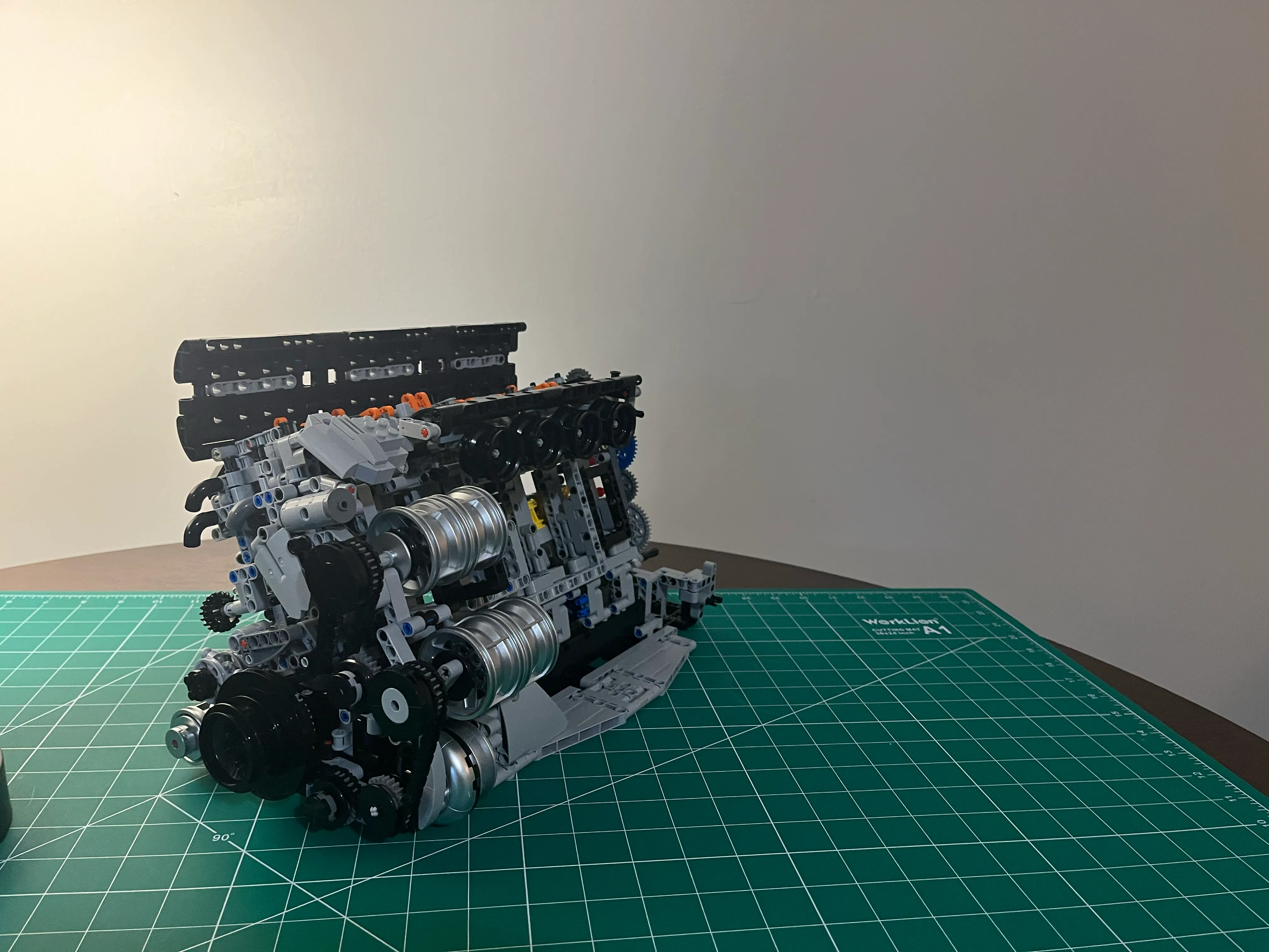 NifeliZ L6 Model Engine