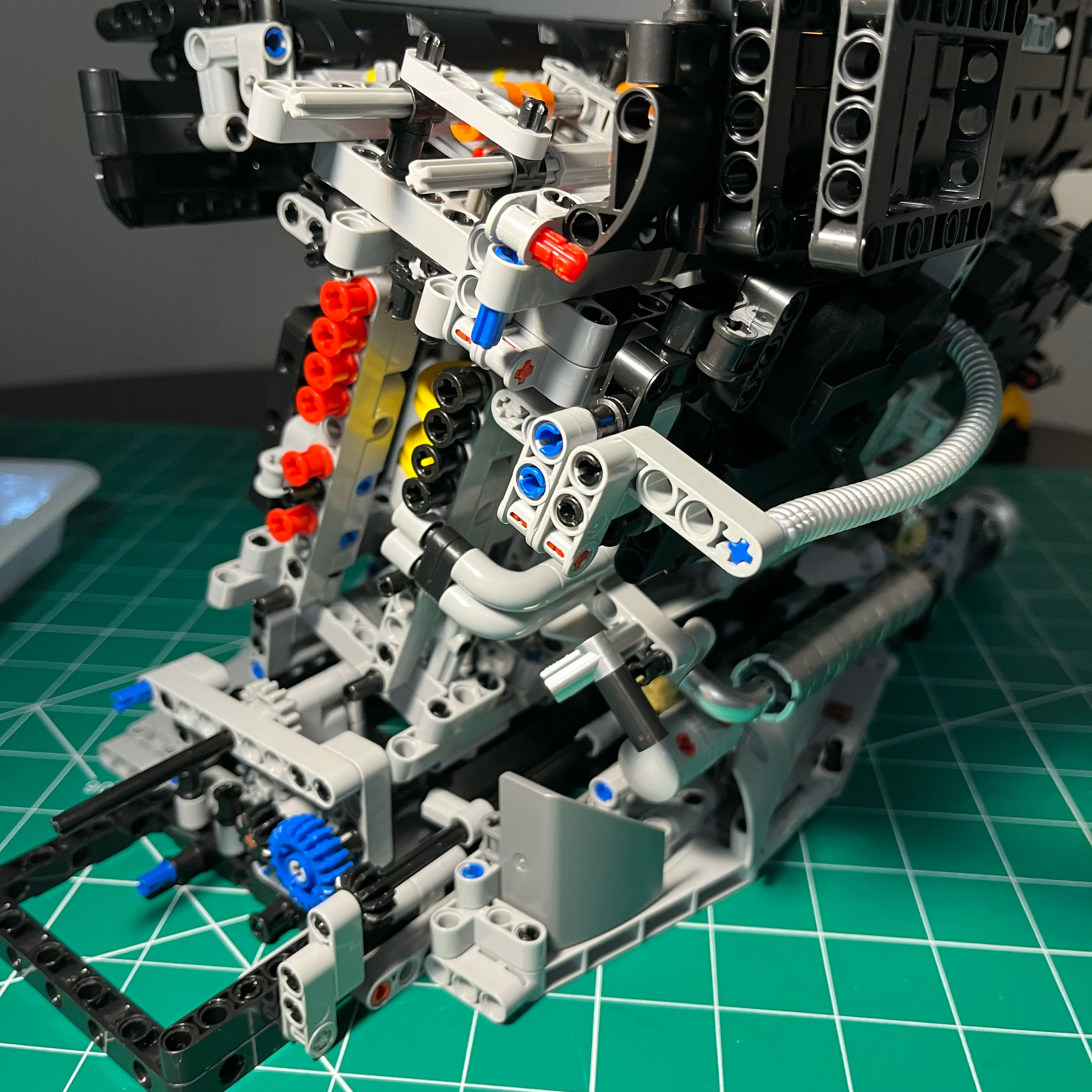 NifeliZ L6 Model Engine