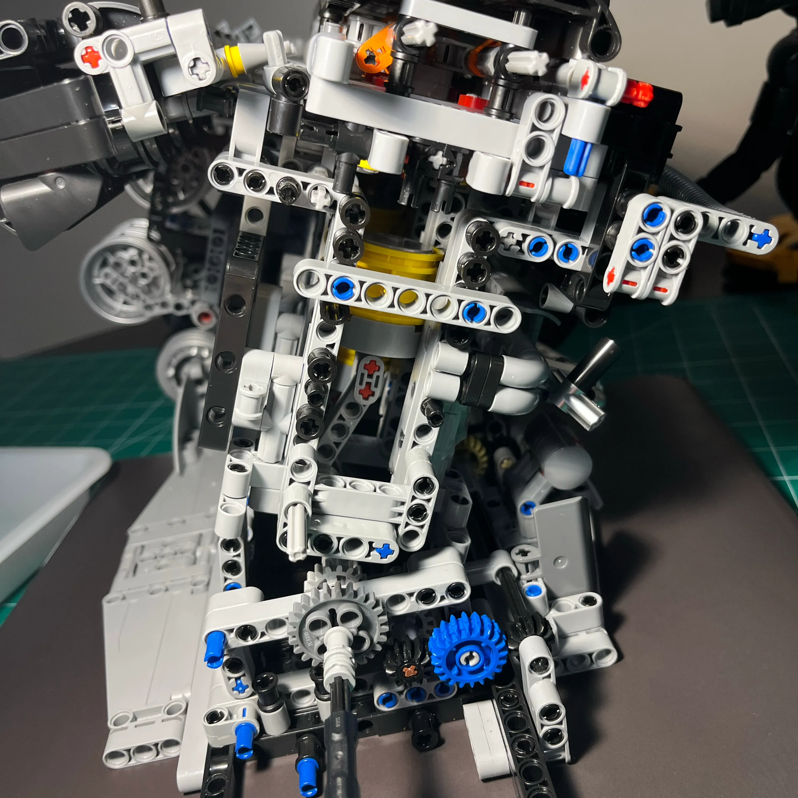 NifeliZ L6 Model Engine